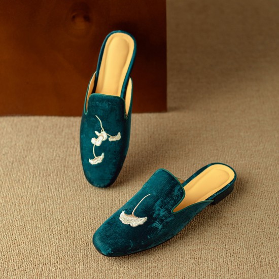 Flat Shoes Green With Hand Embroidered Leaf Velvet Mules