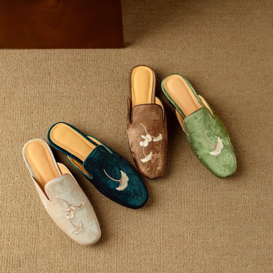 Flat Shoes Green With Hand Embroidered Leaf Velvet Mules